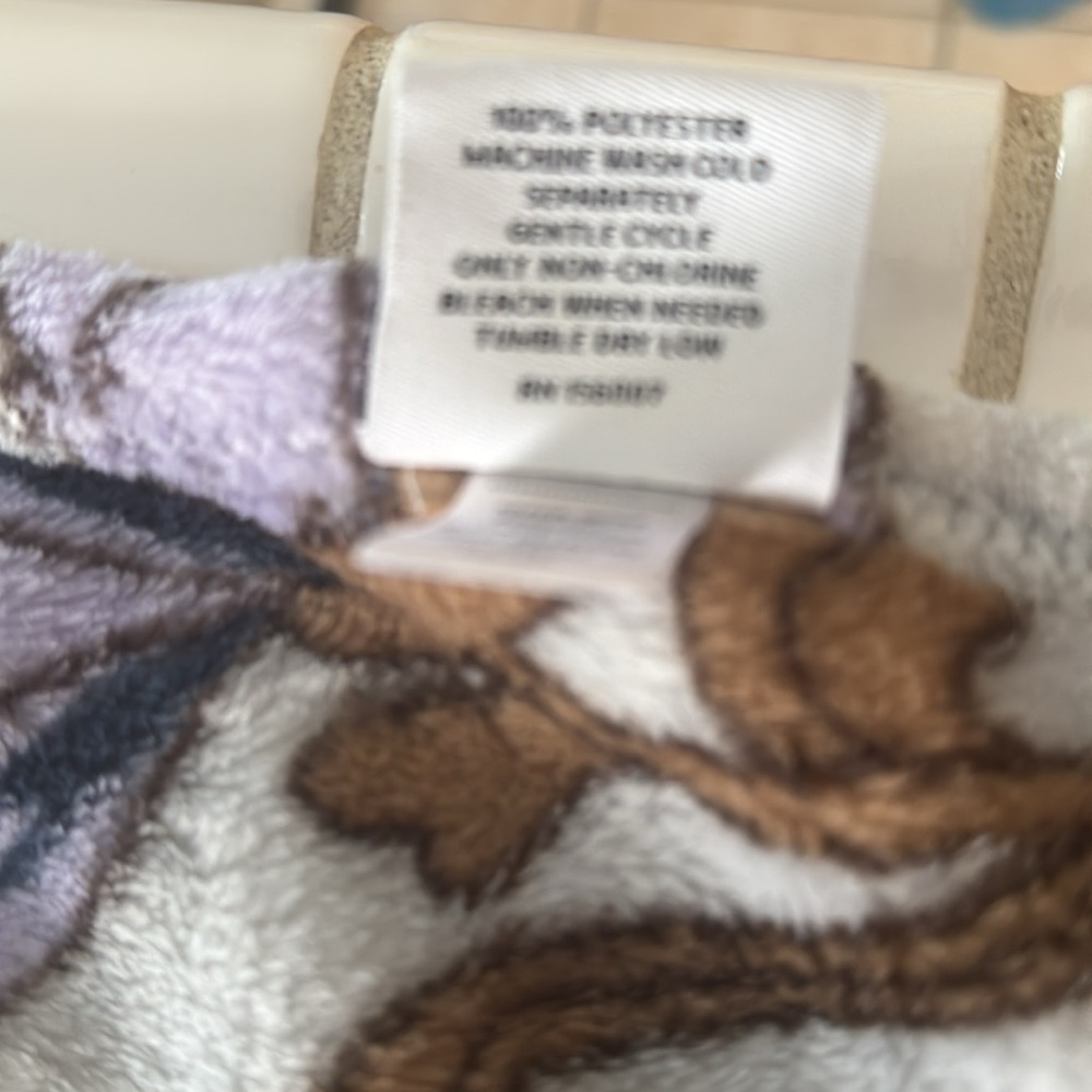 Vera Bradley Aloha Blooms Throw Blanket - Picture 6 of 8